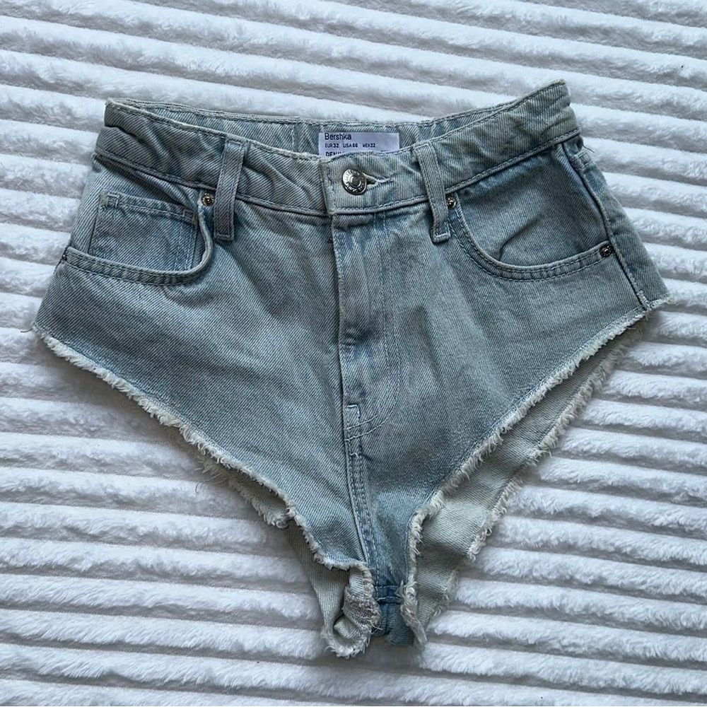 Mini short.
